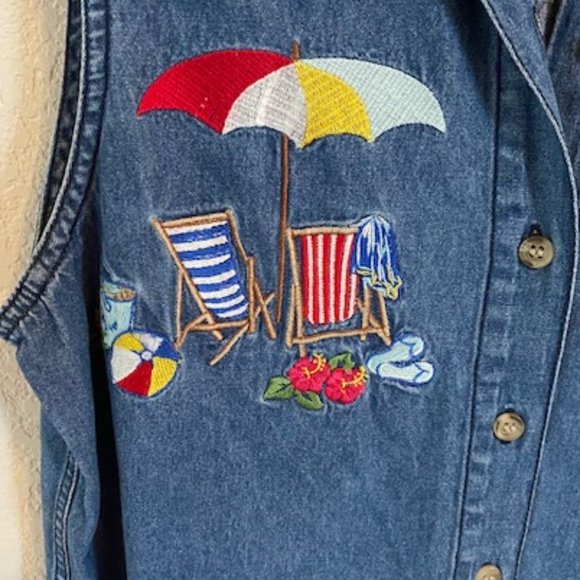 DENIM sleeveless SHIRT * EMBROIDERED Beach CHAIRS Umbrella SUNGLASSES  * EUC * M - Picture 2 of 5